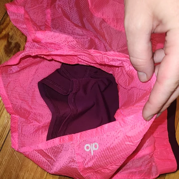 ALO Yoga Women's Pink Shorts - Picture 3 of 3